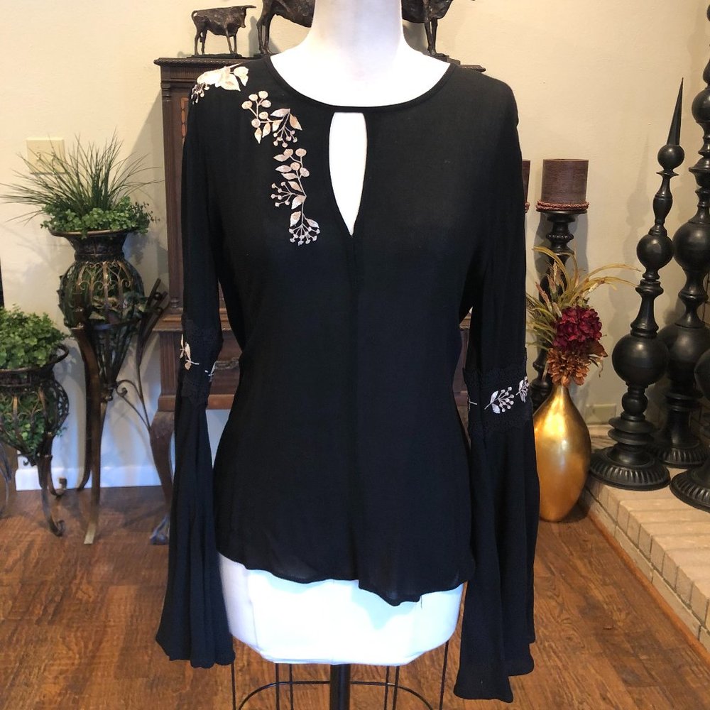 #409  Sexy top by Rahi Cale